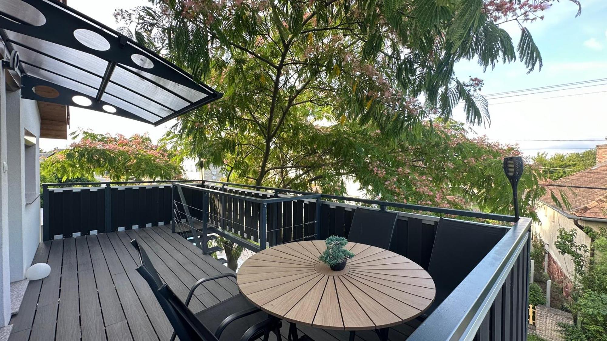 Limo Apartman Fonyod Exterior photo